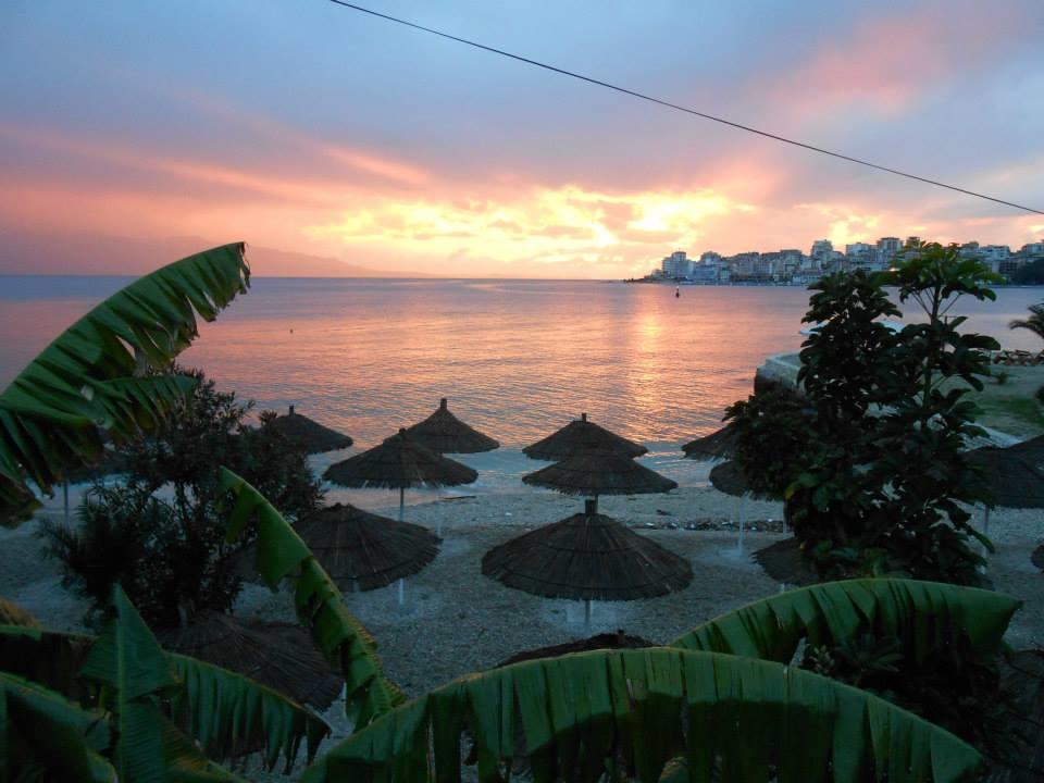White Residence Apartament Sarande Luaran gambar